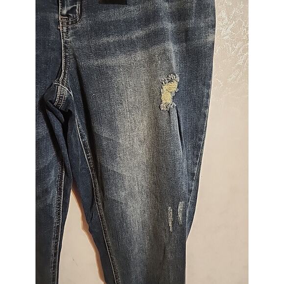 Maurices Skinny Boyfriend Jeans Denim Flex sz 14 Ultimate Comfort Embroidered - Picture 2 of 10